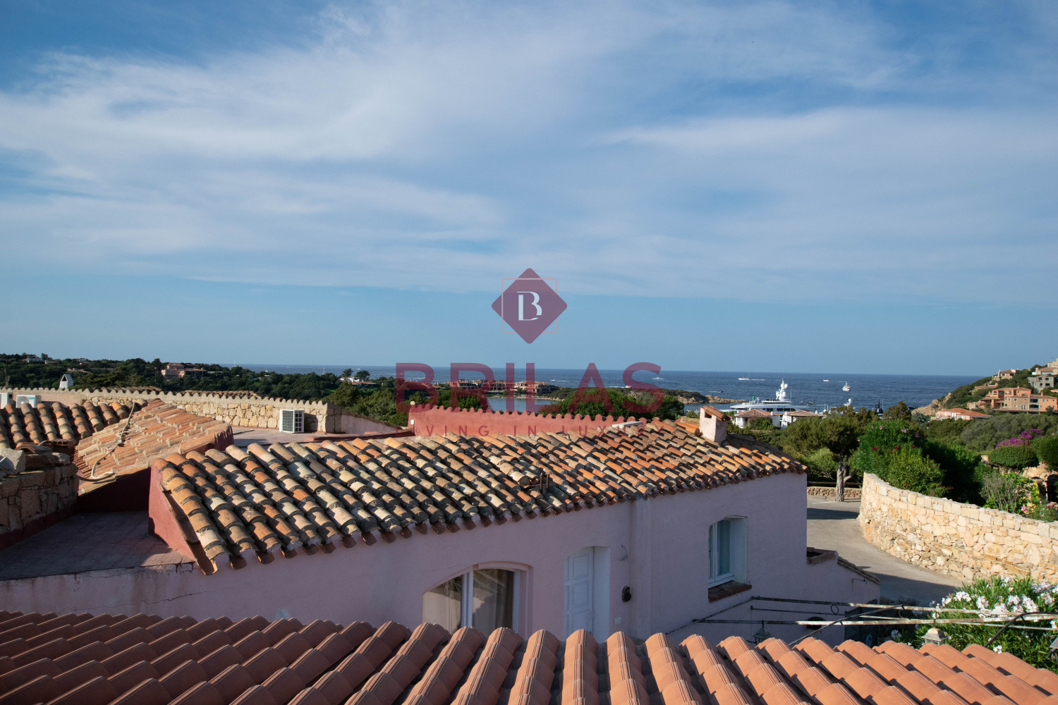 Porto Cervo - elegante quadrilocale con posto auto