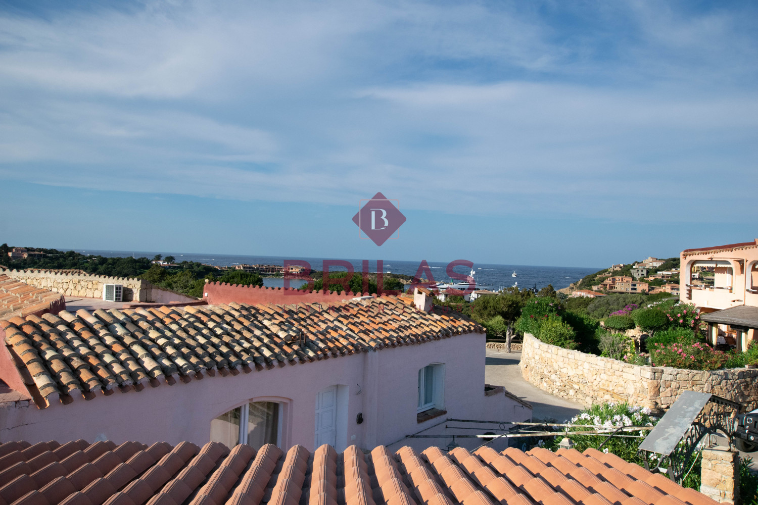 Porto Cervo - elegante quadrilocale con posto auto