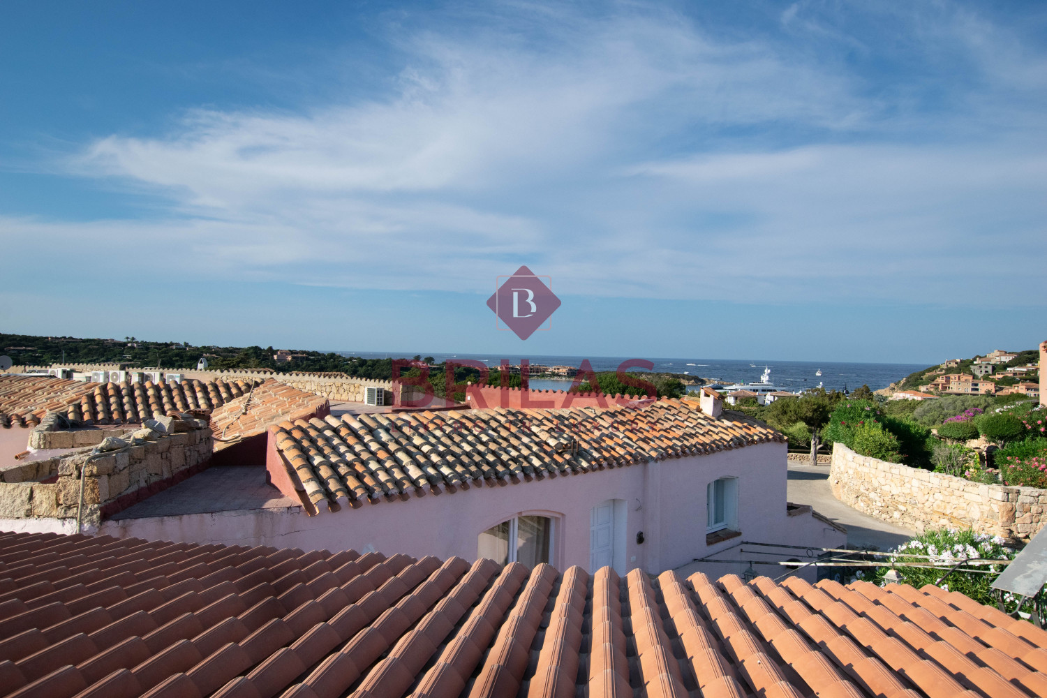 Porto Cervo - elegante quadrilocale con posto auto