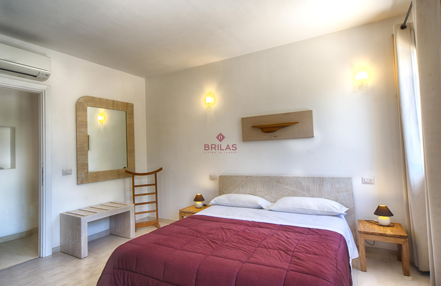 Olbia centro, antico ed elegante palazzo completamente ristrutturato ed adibito a Bed and Breakfast