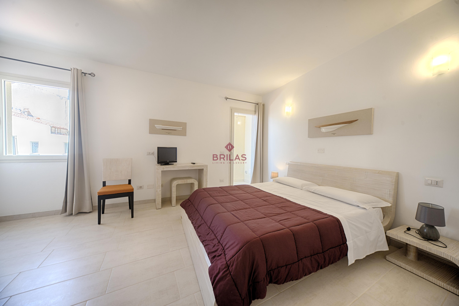 Olbia centro, antico ed elegante palazzo completamente ristrutturato ed adibito a Bed and Breakfast