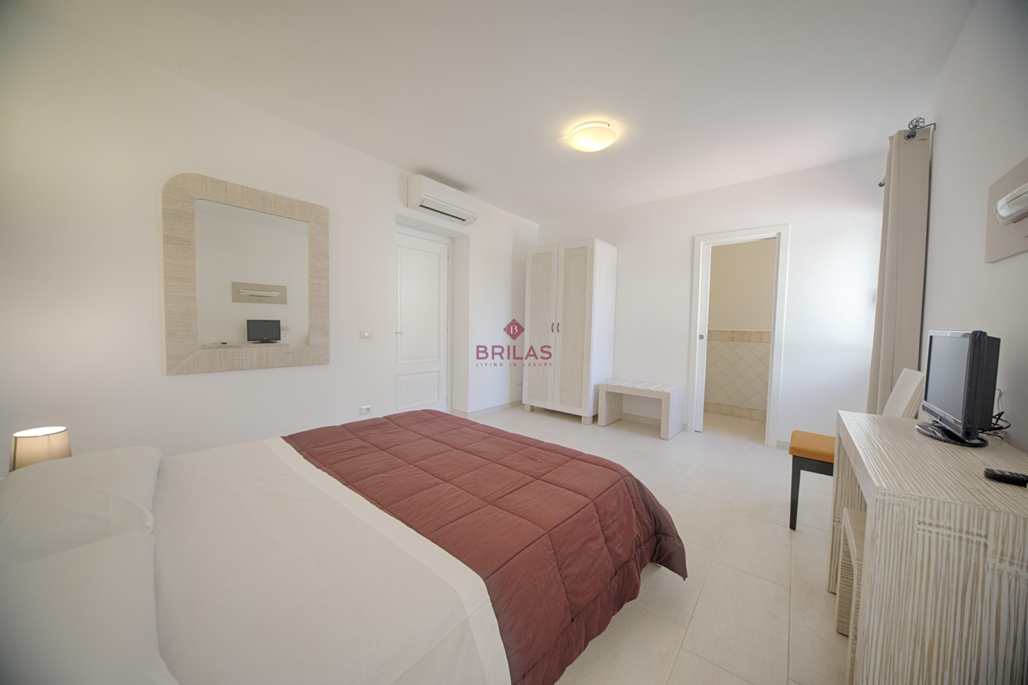 Olbia centro, antico ed elegante palazzo completamente ristrutturato ed adibito a Bed and Breakfast