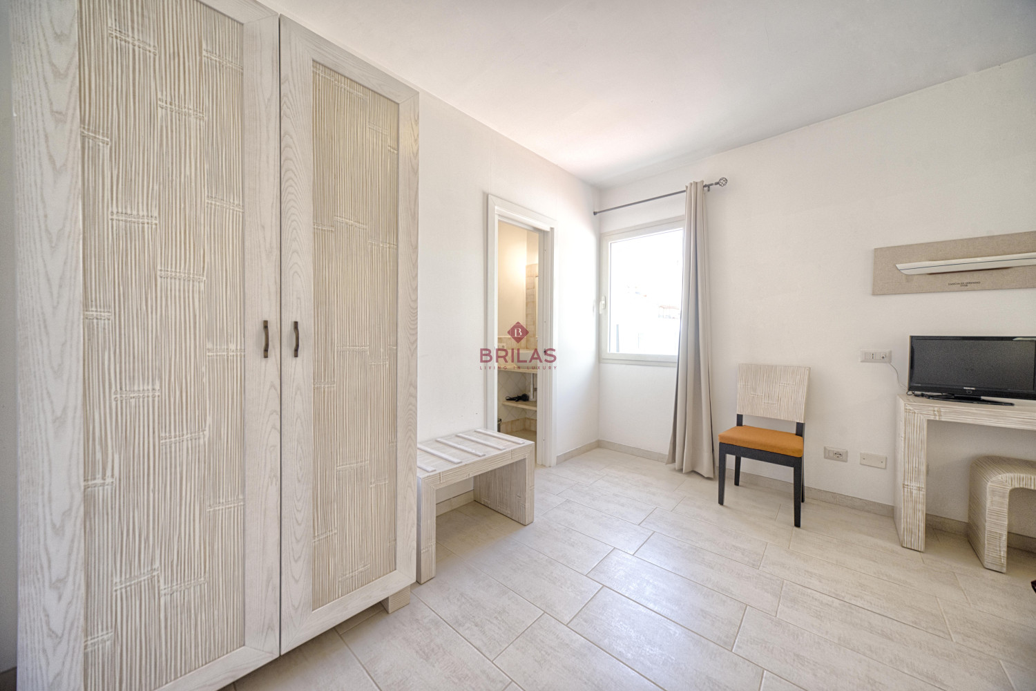 Olbia centro, antico ed elegante palazzo completamente ristrutturato ed adibito a Bed and Breakfast