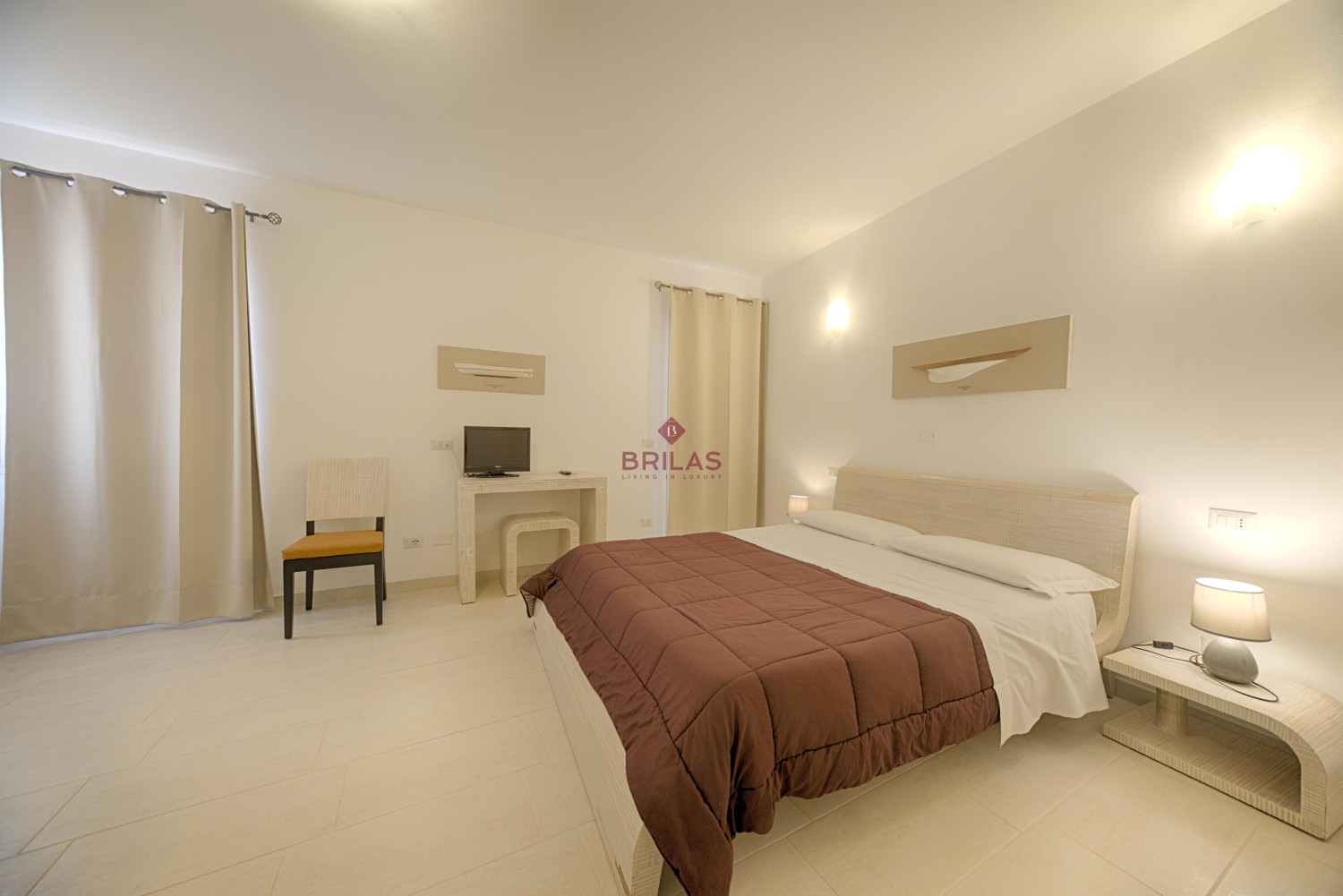 Olbia centro, antico ed elegante palazzo completamente ristrutturato ed adibito a Bed and Breakfast