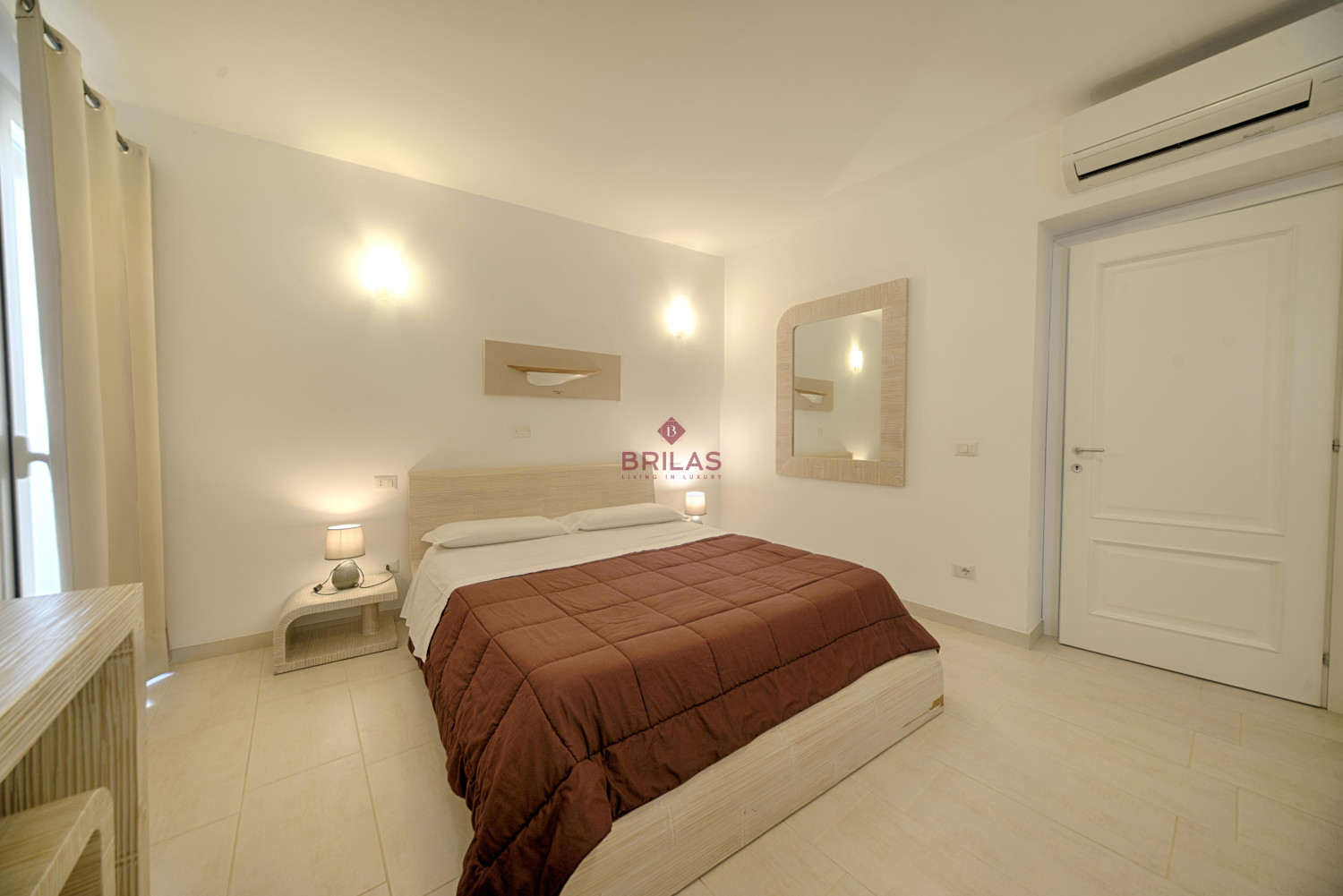 Olbia centro, antico ed elegante palazzo completamente ristrutturato ed adibito a Bed and Breakfast