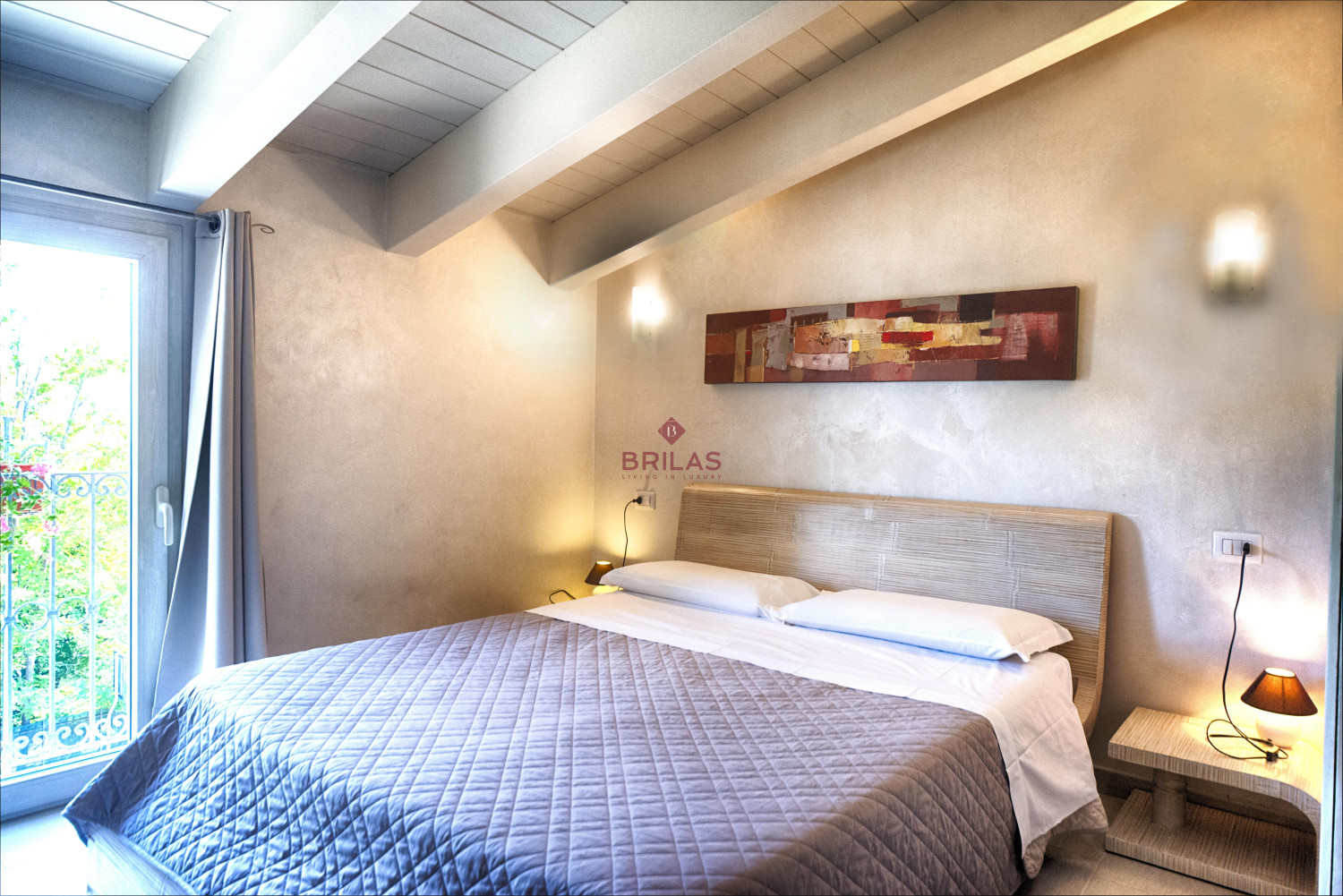Olbia centro, antico ed elegante palazzo completamente ristrutturato ed adibito a Bed and Breakfast