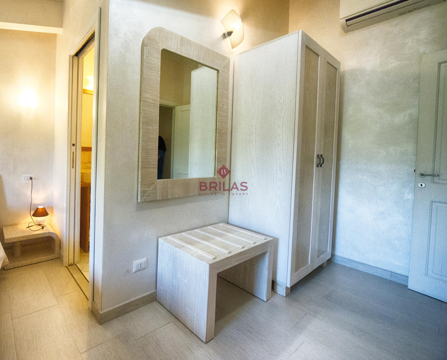 Olbia centro, antico ed elegante palazzo completamente ristrutturato ed adibito a Bed and Breakfast