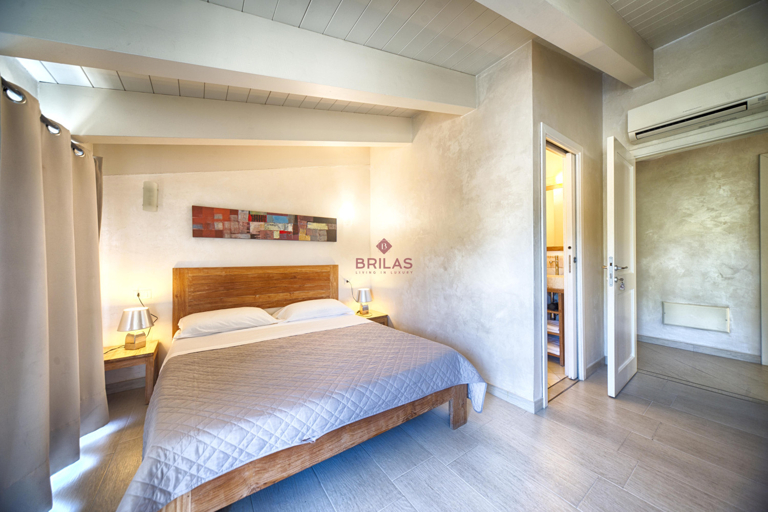 Olbia centro, antico ed elegante palazzo completamente ristrutturato ed adibito a Bed and Breakfast