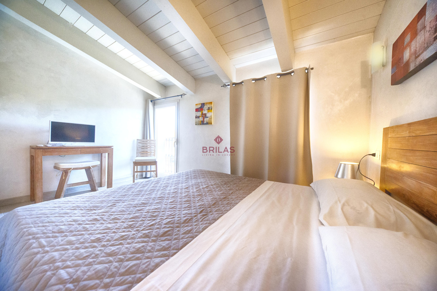 Olbia centro, antico ed elegante palazzo completamente ristrutturato ed adibito a Bed and Breakfast