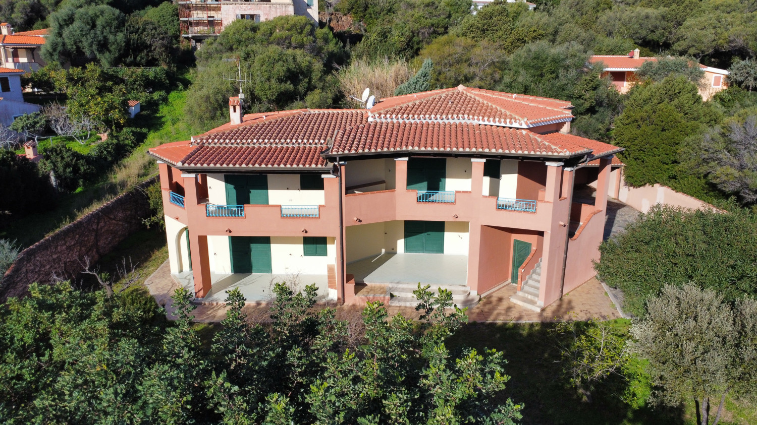 Villa con ampio giardino a pochi passi dalla spiaggia