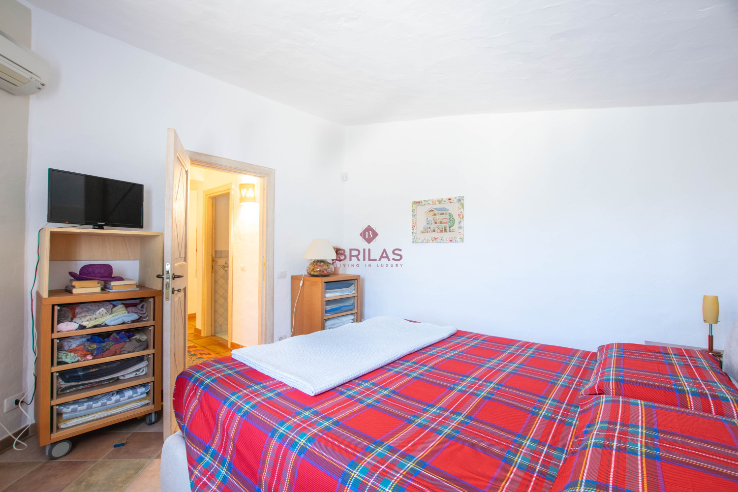 Arzachena: detached villa on one level with panoramic view
