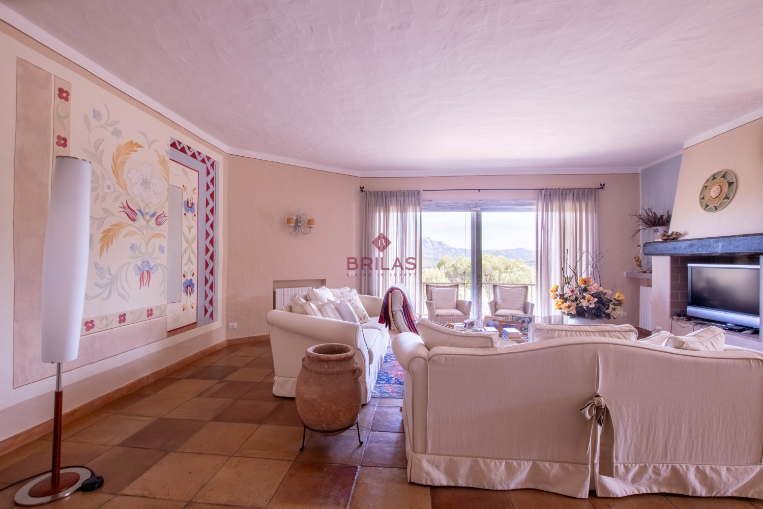 Arzachena: detached villa on one level with panoramic view