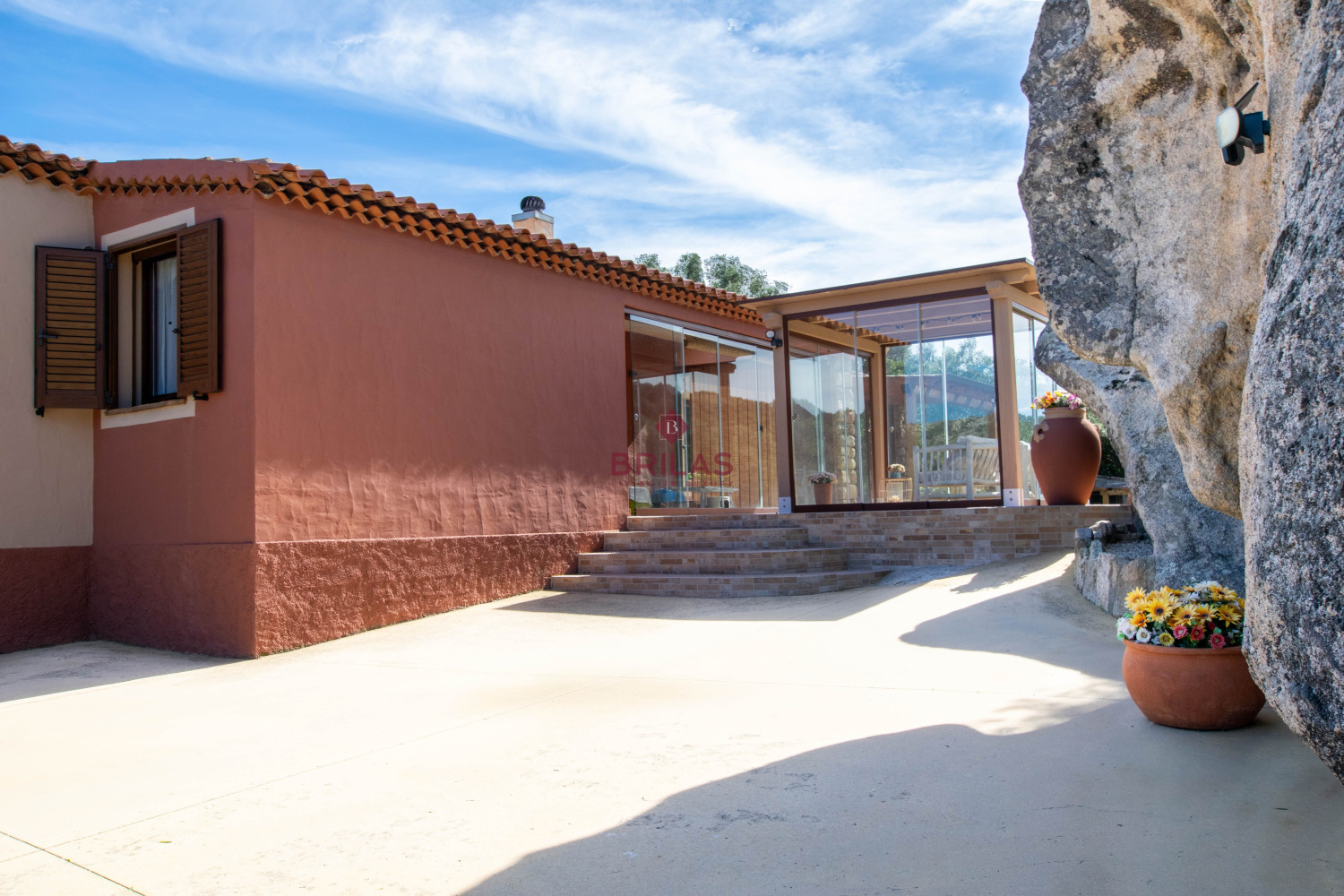 Arzachena: detached villa on one level with panoramic view
