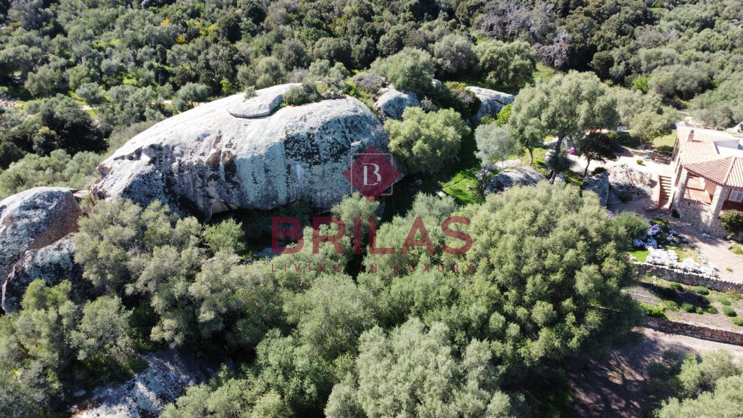 Arzachena: detached villa on one level with panoramic view