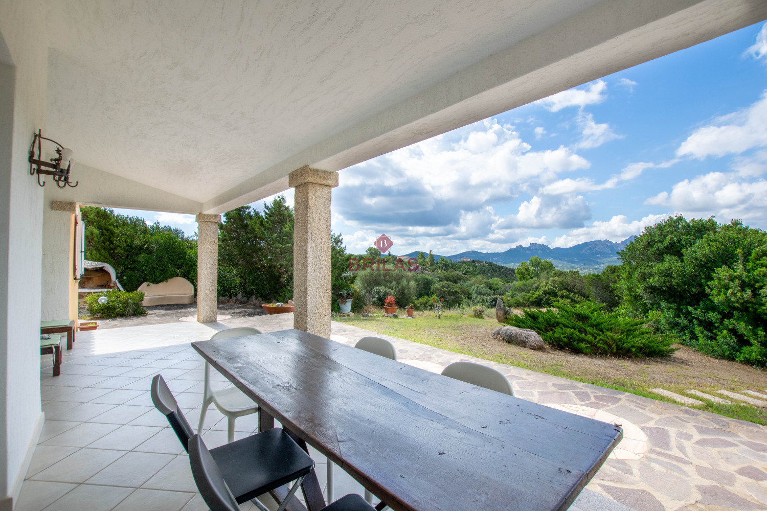 Villa in località La Mendula, Arzachena, con ampio terreno a pochi minuti dalle spiagge della Costa Smeralda