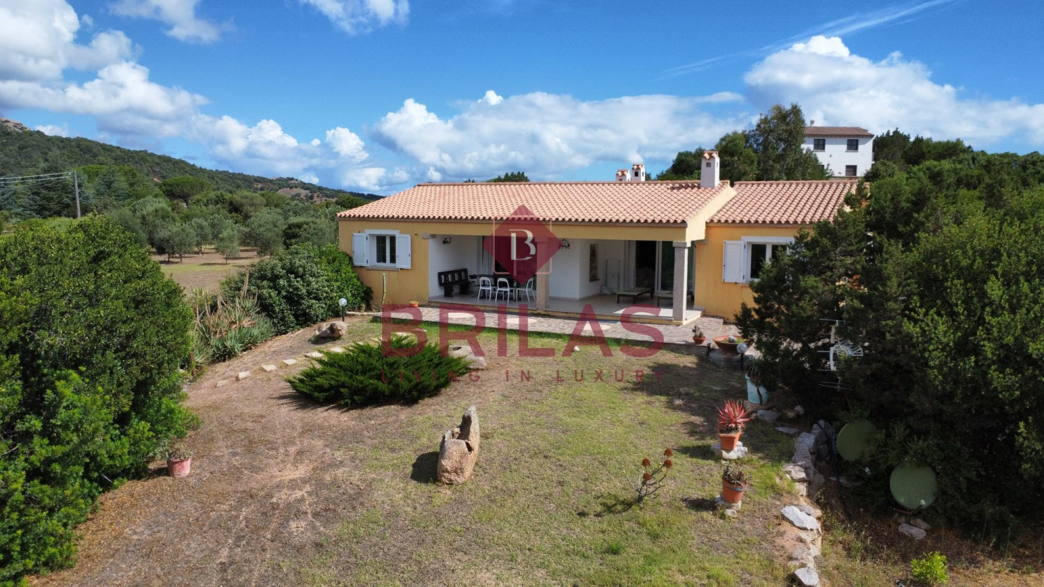 Villa in località La Mendula, Arzachena, con ampio terreno a pochi minuti dalle spiagge della Costa Smeralda