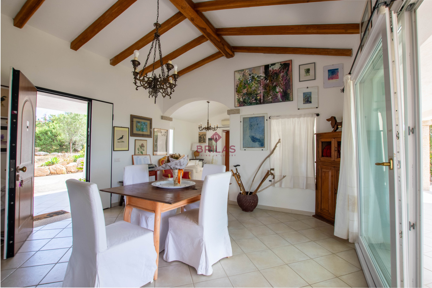 Villa in località La Mendula, Arzachena, con ampio terreno a pochi minuti dalle spiagge della Costa Smeralda