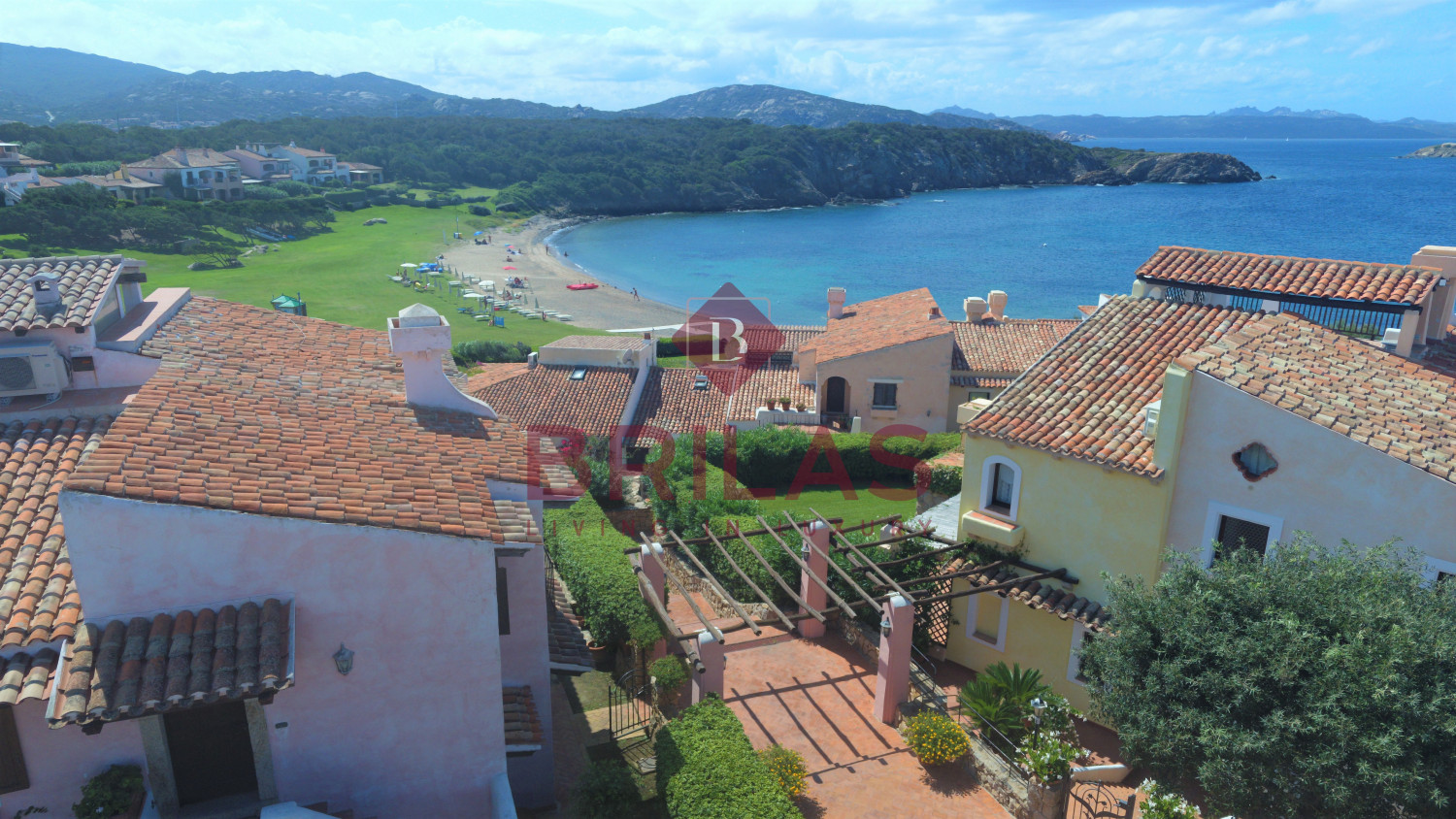 Elegant seaside apartment in Cala del Faro