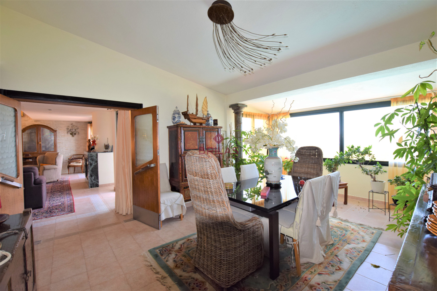 Seaview Villa with swimming pool in Suiles