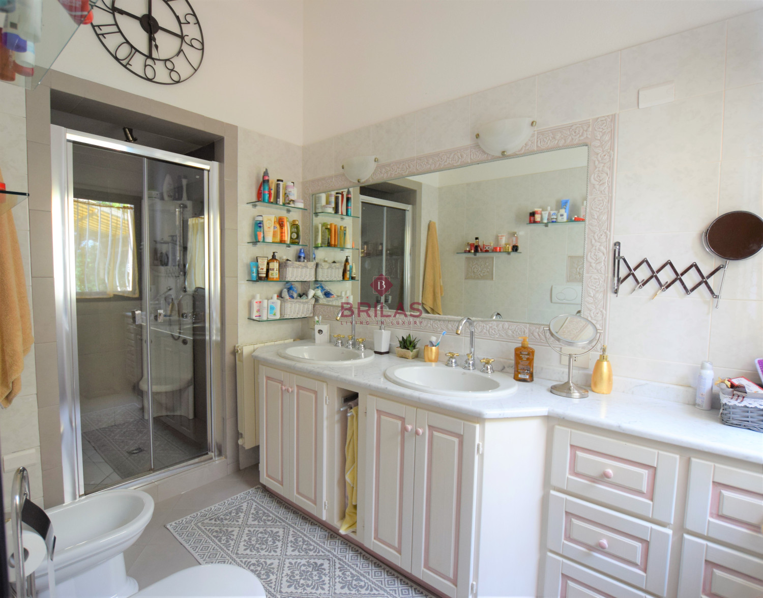 Seaview Villa with swimming pool in Suiles