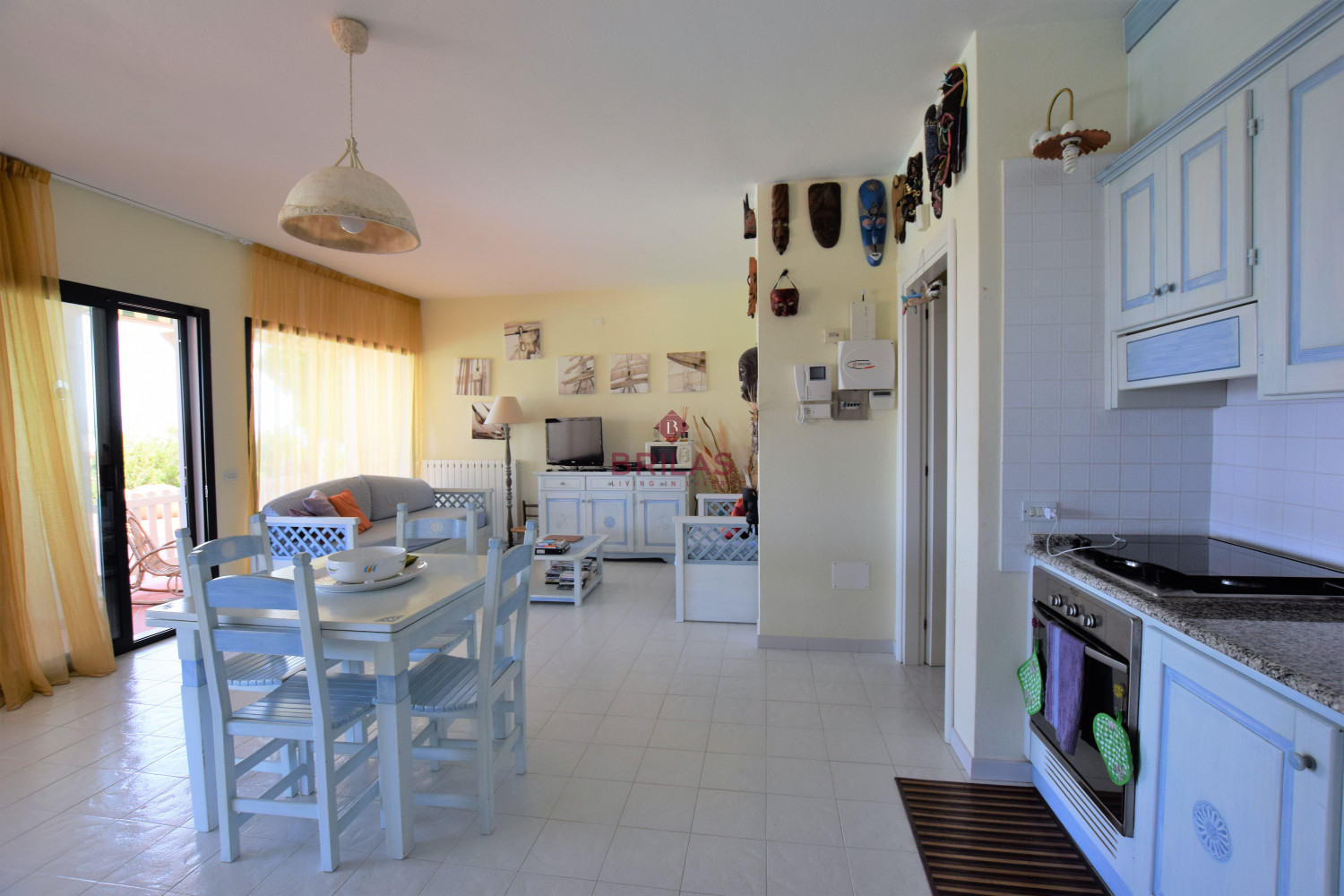 Seaview Villa with swimming pool in Suiles