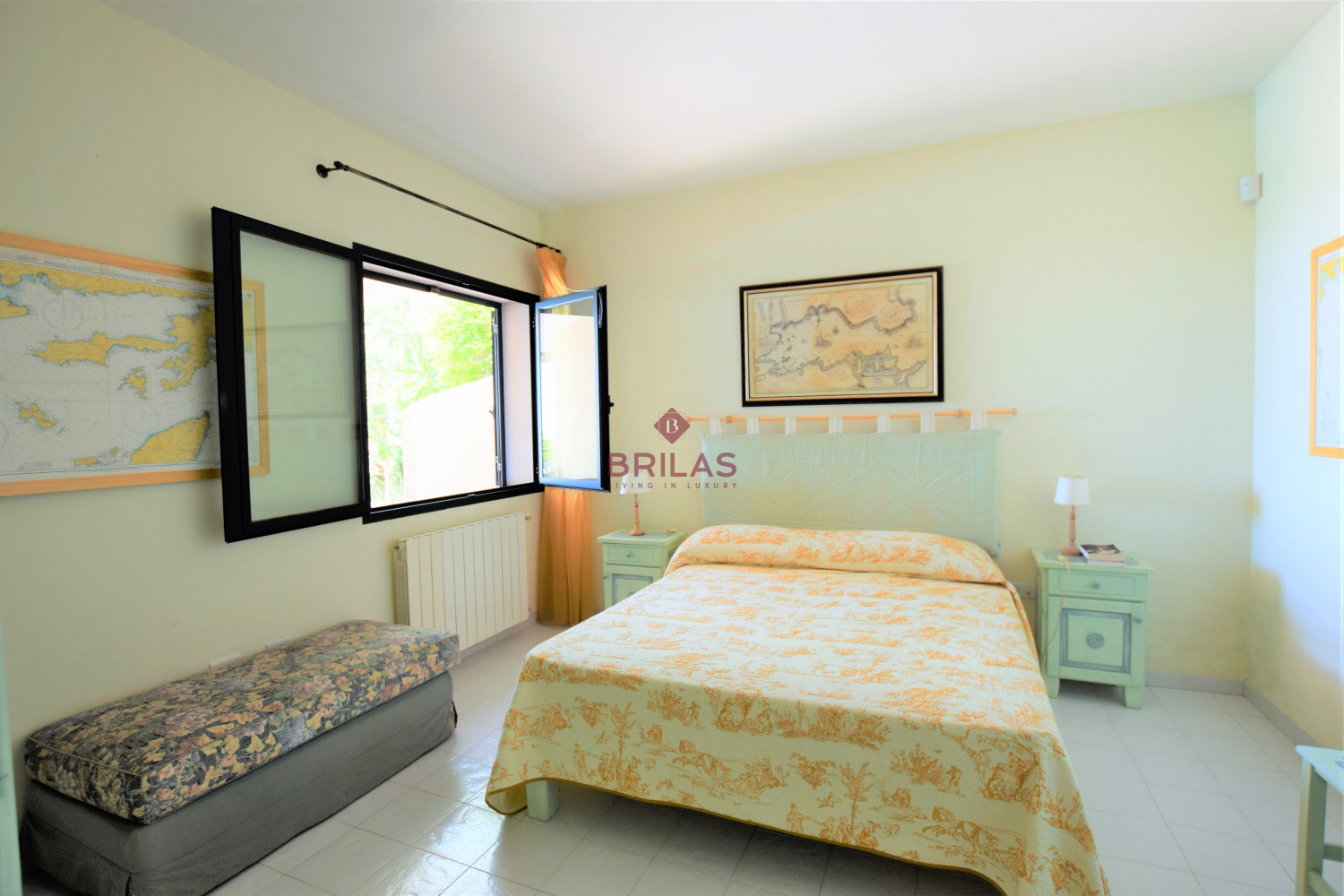 Seaview Villa with swimming pool in Suiles