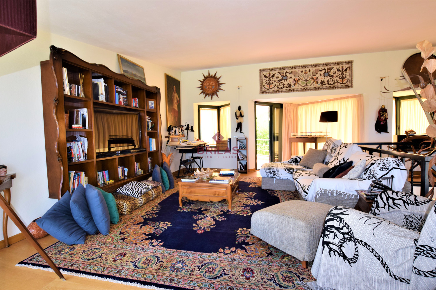 Seaview Villa with swimming pool in Suiles