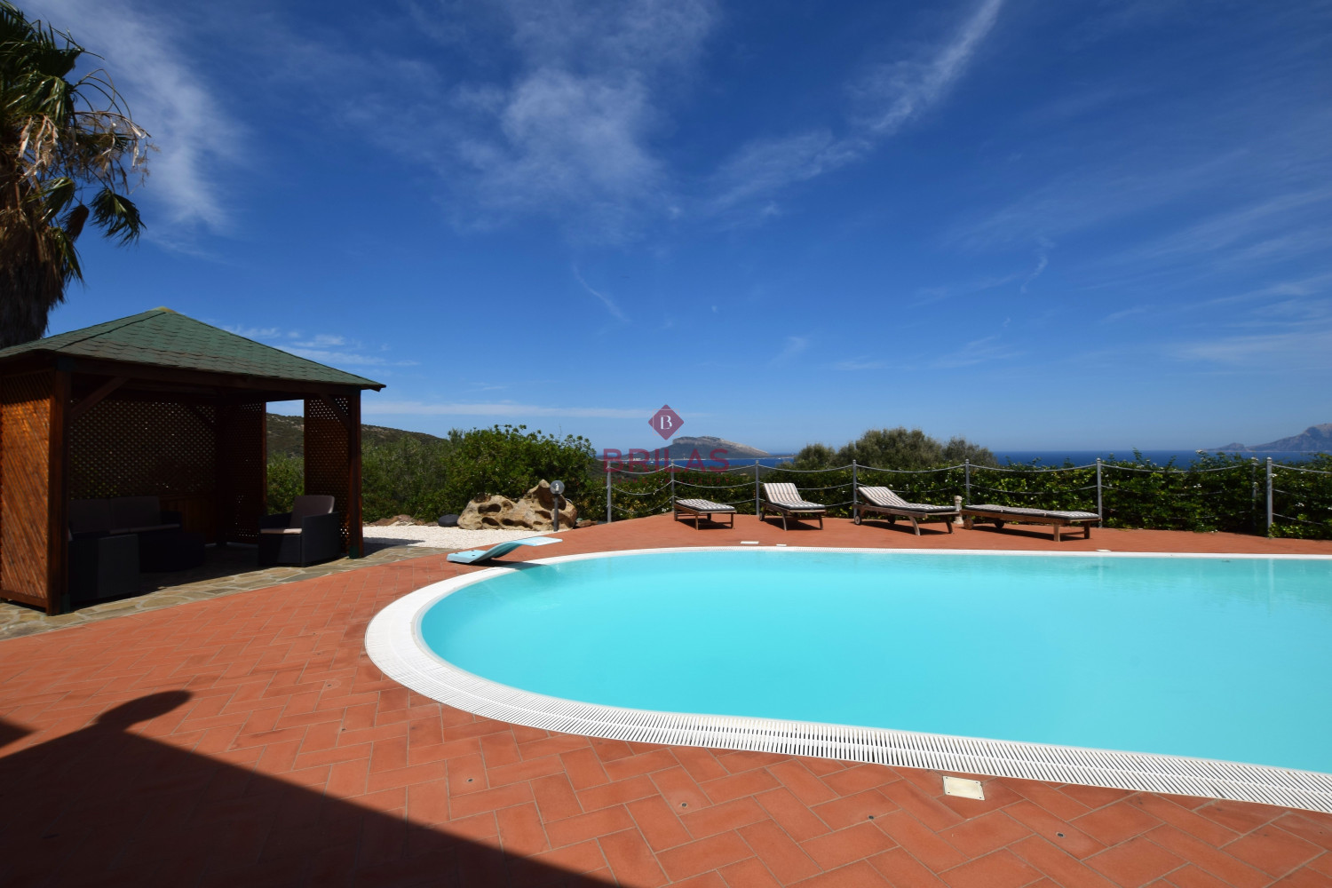 Seaview Villa with swimming pool in Suiles