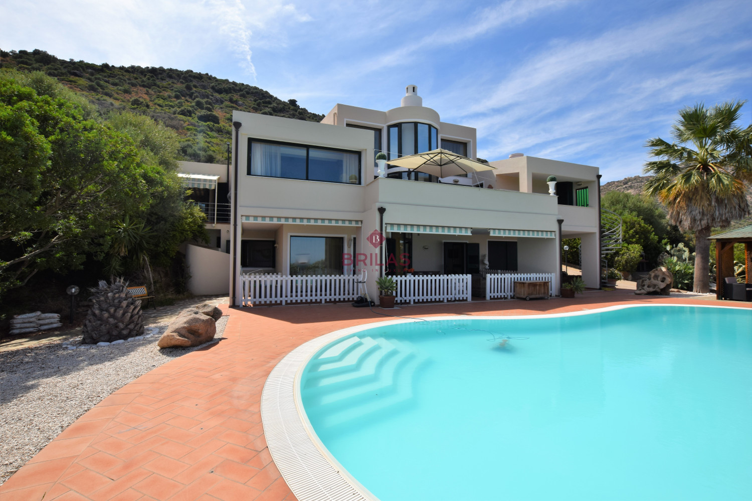 Seaview Villa with swimming pool in Suiles