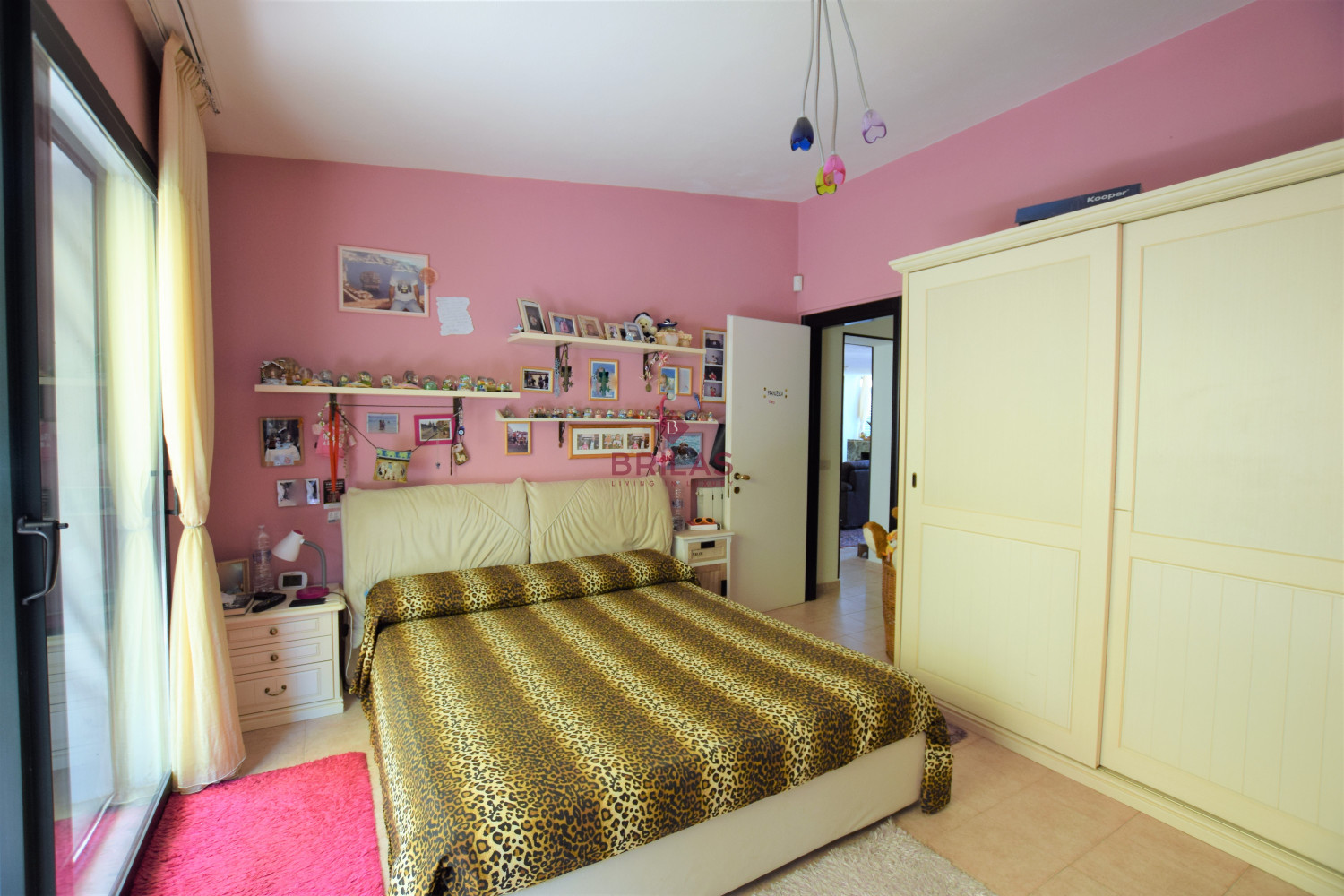 Seaview Villa with swimming pool in Suiles