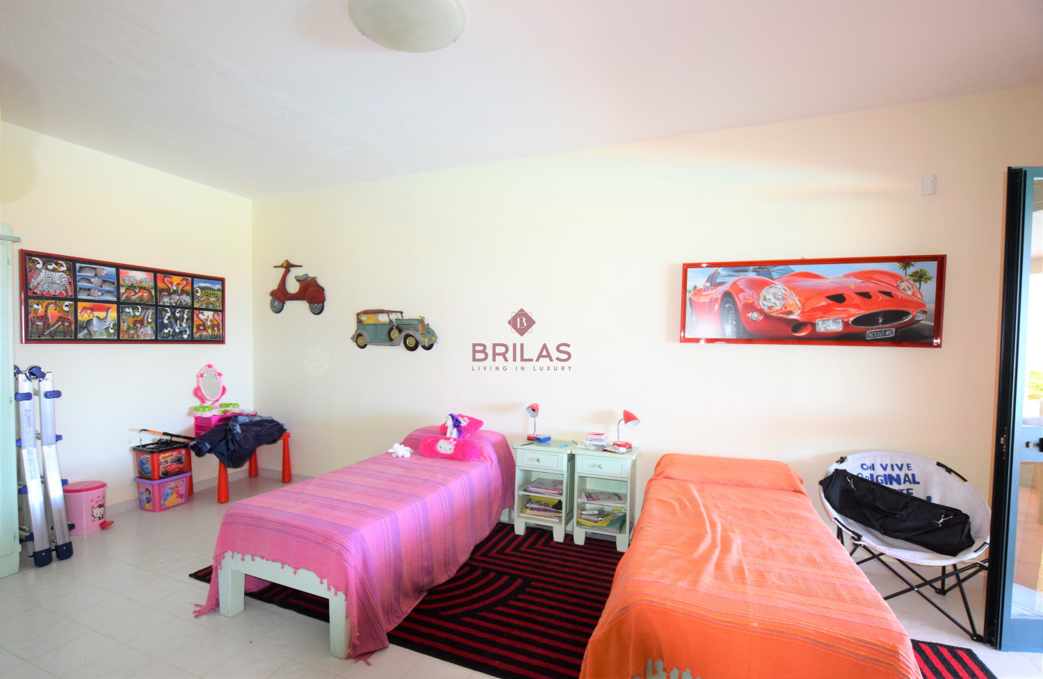 Seaview Villa with swimming pool in Suiles