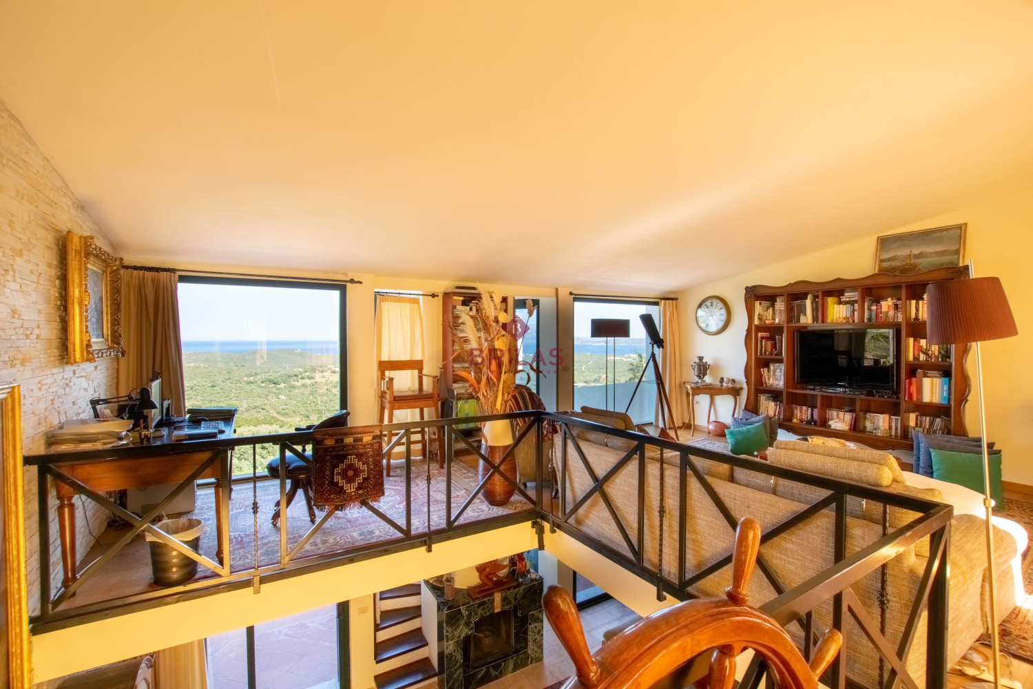 Seaview Villa with swimming pool in Suiles
