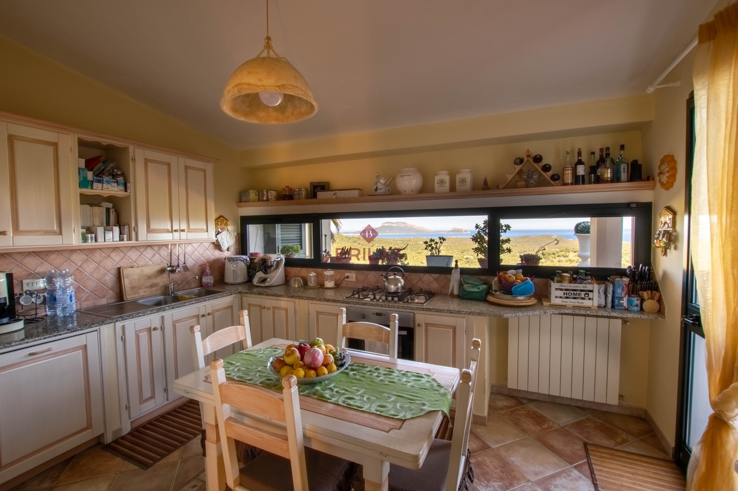 Seaview Villa with swimming pool in Suiles