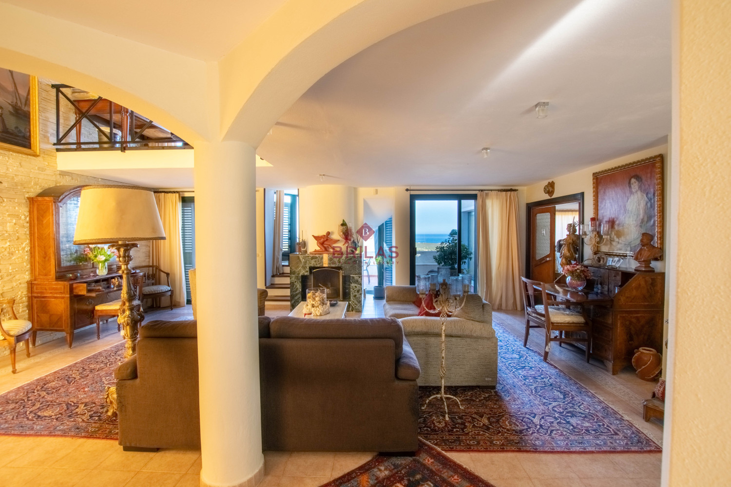 Seaview Villa with swimming pool in Suiles