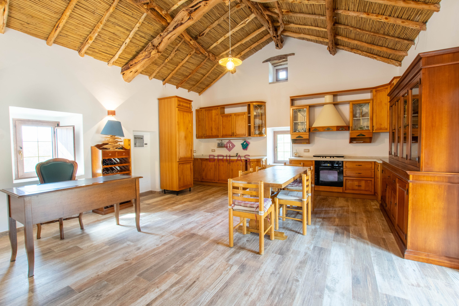 Prestigious Farm with Vineyard and Cork Oaks