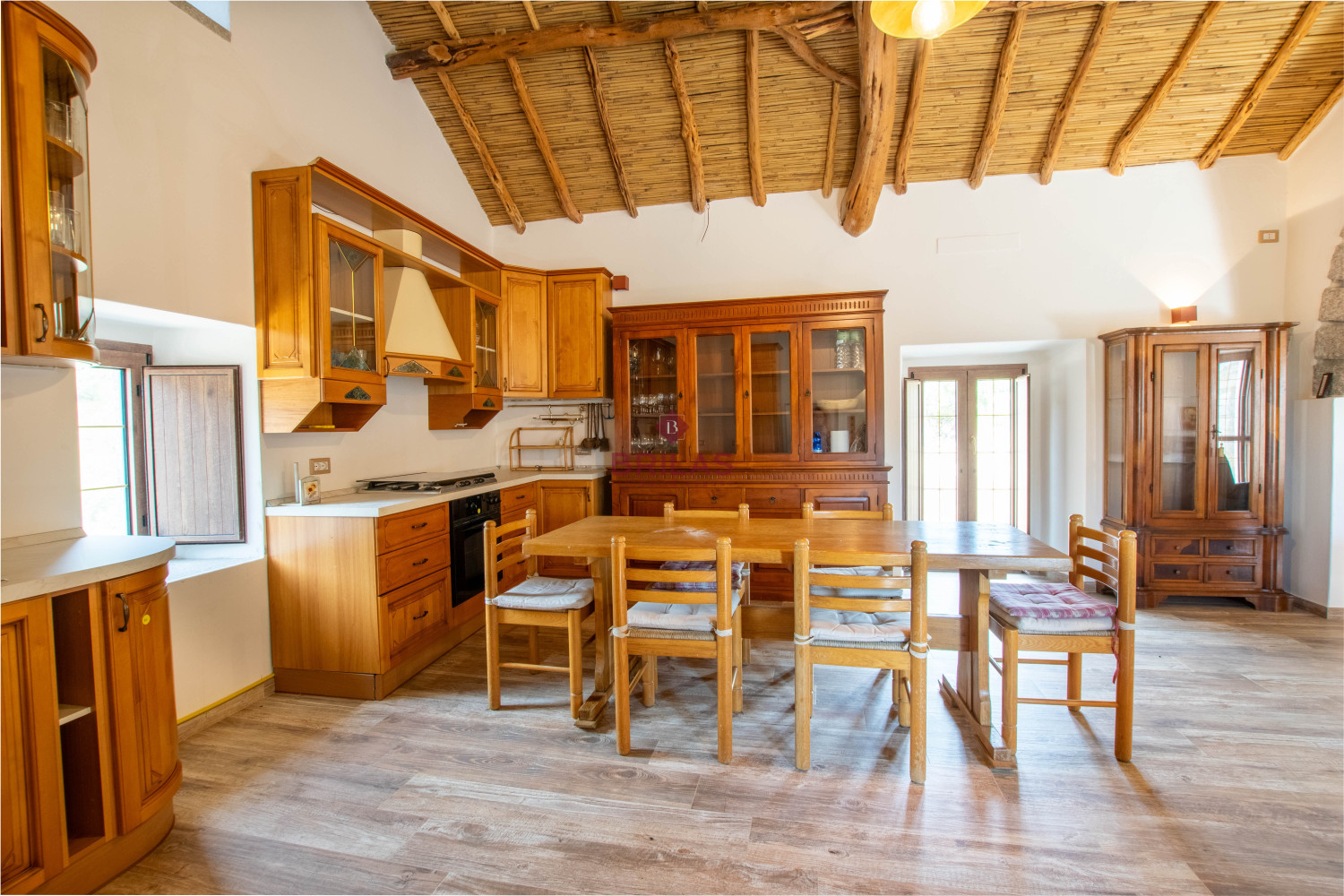 Prestigious Farm with Vineyard and Cork Oaks
