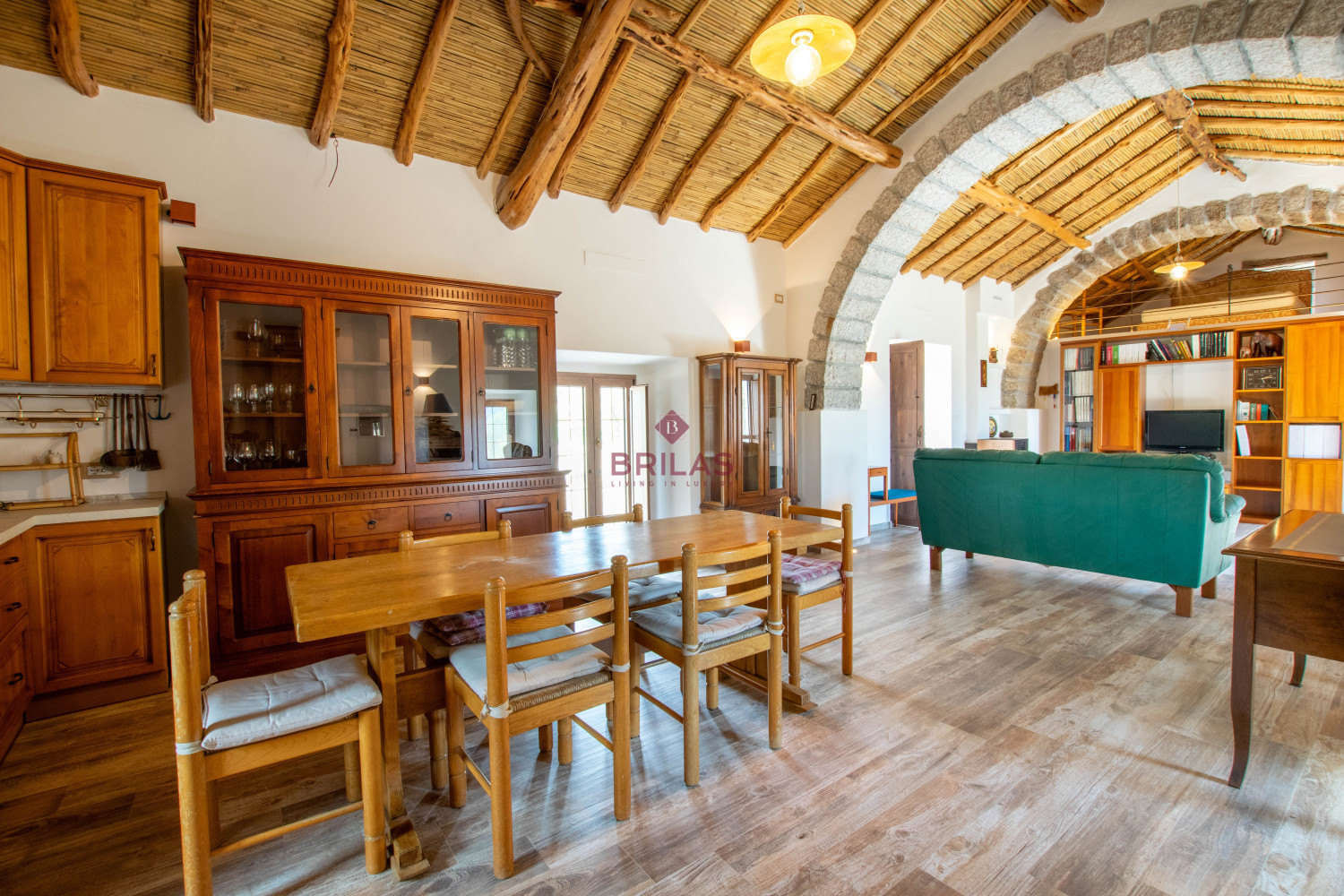Prestigious Farm with Vineyard and Cork Oaks
