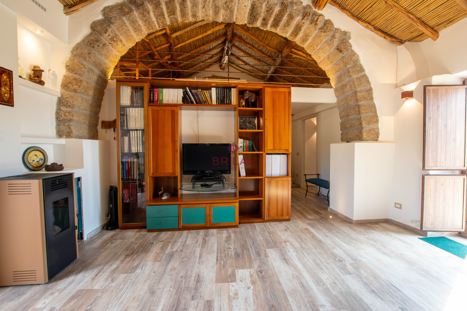 Prestigious Farm with Vineyard and Cork Oaks