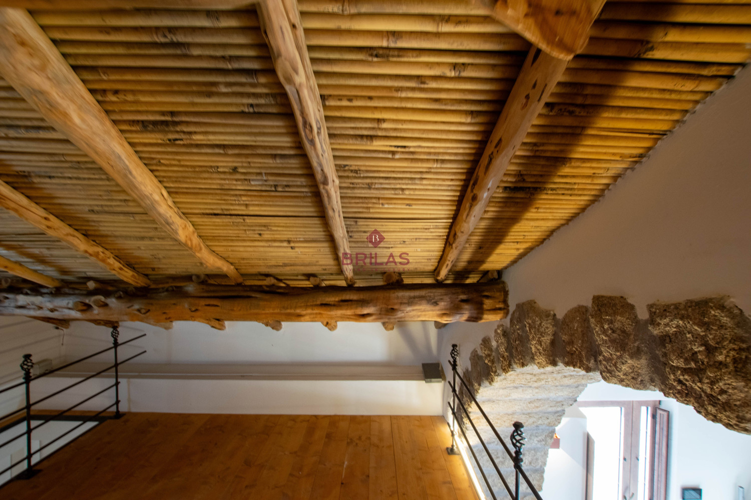 Prestigious Farm with Vineyard and Cork Oaks