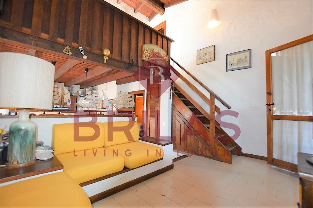 Charming end-of-terrace house in Costa Corallina