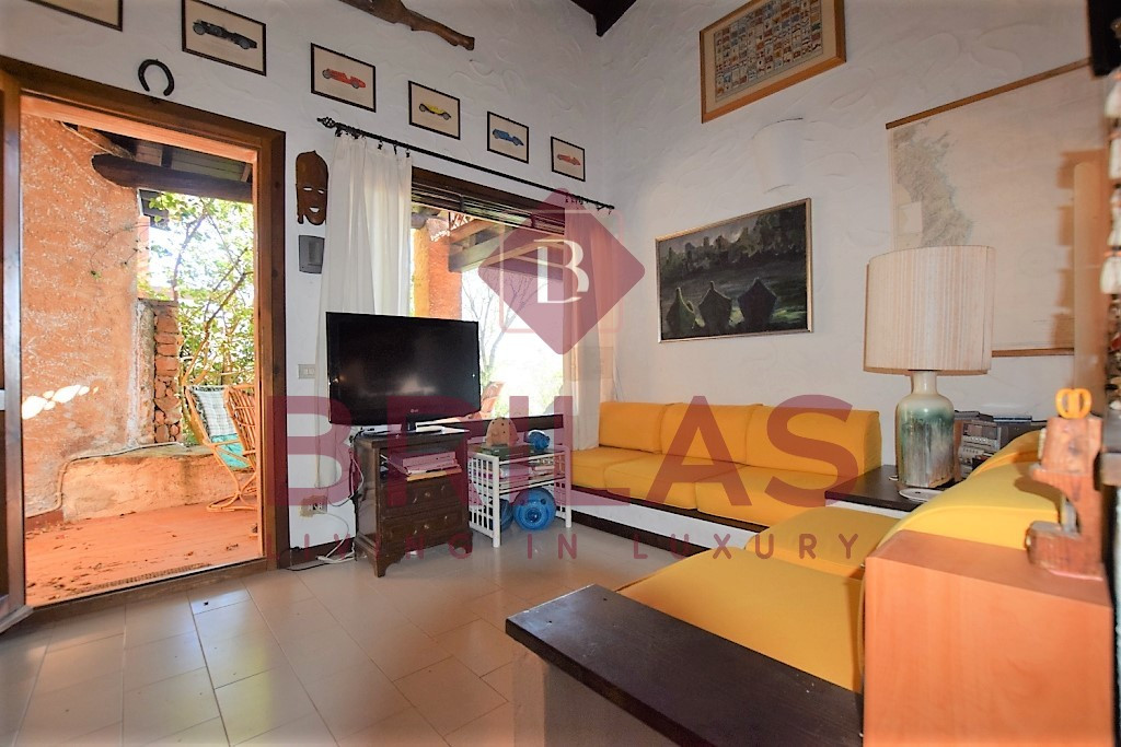 Charming end-of-terrace house in Costa Corallina