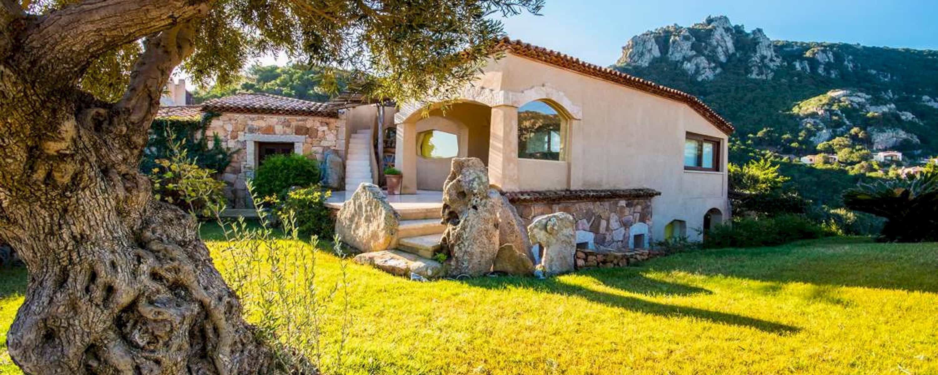 Villa Pevero sulla collina di Pantogia