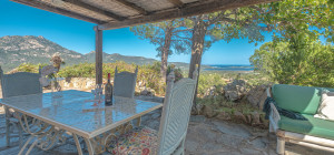 Cugnana - Sea view villa with large land