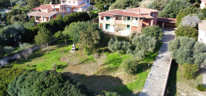 Villa with large garden a few steps from the beach