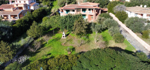 Villa with large garden a few steps from the beach