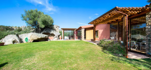 Arzachena: detached villa on one level with panoramic view