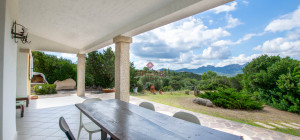 Villa in località La Mendula, Arzachena, con ampio terreno a pochi minuti dalle spiagge della Costa Smeralda
