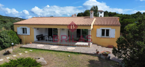 Villa in località La Mendula, Arzachena, con ampio terreno a pochi minuti dalle spiagge della Costa Smeralda