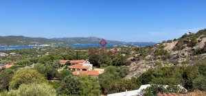 Villa surrounded by greenery with splendid sea views