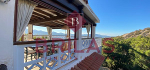 Villa surrounded by greenery with splendid sea views